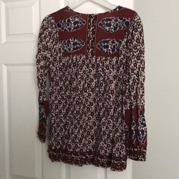 Women’s Blouse - Picture 3 of 3